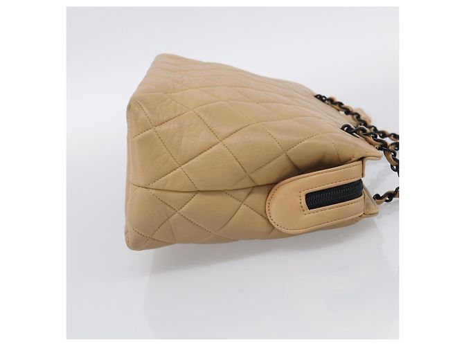 CHANEL Matelasse Chain Shoulder Bag Lamb Skin Beige Black CC - vista 5