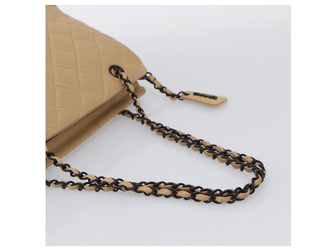 CHANEL Matelasse Chain Shoulder Bag Lamb Skin Beige Black CC - vista 7