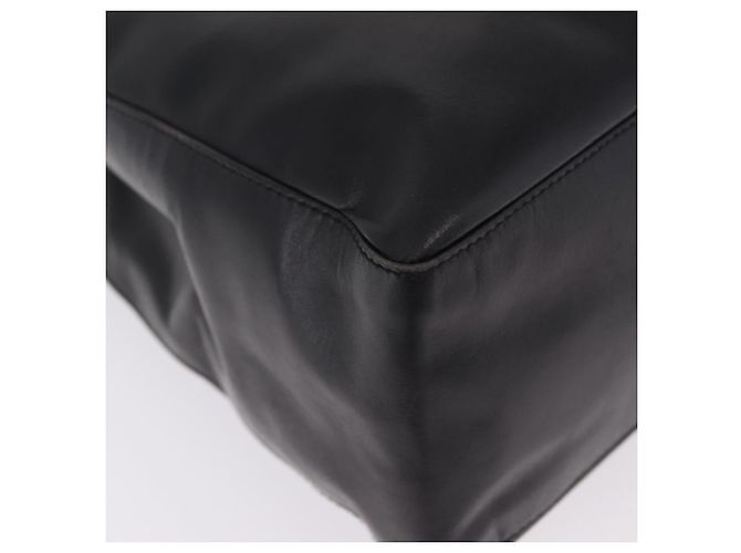 PRADA Schultertasche Tote mit Kette aus Leder Schwarz - Ansicht 10