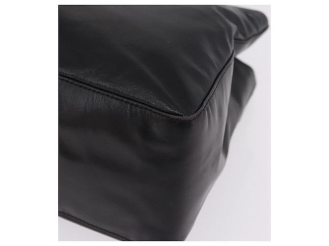 PRADA Schultertasche Tote mit Kette aus Leder Schwarz - Ansicht 11