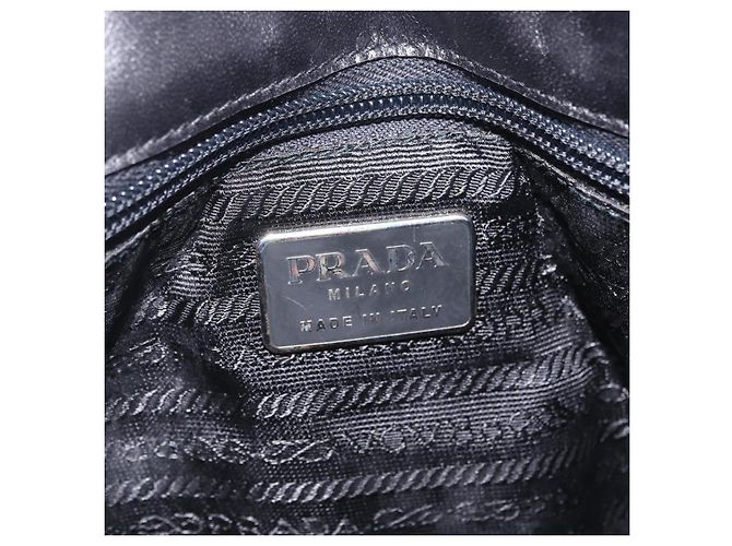 PRADA Schultertasche Tote mit Kette aus Leder Schwarz - Ansicht 15