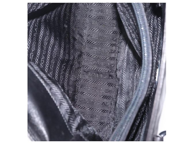 PRADA Schultertasche Tote mit Kette aus Leder Schwarz - Ansicht 19