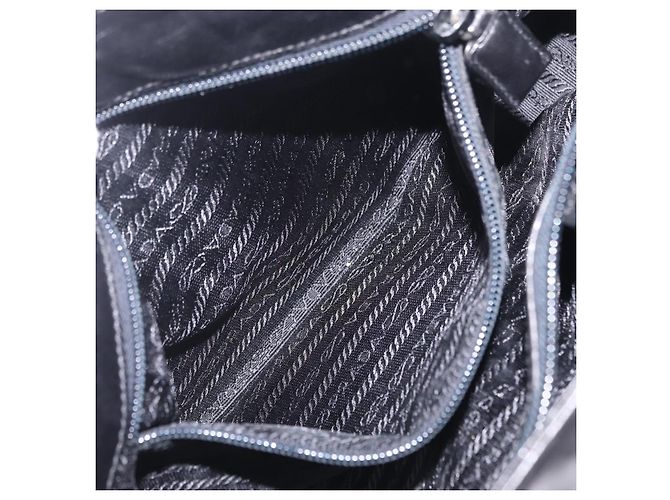 PRADA Schultertasche Tote mit Kette aus Leder Schwarz - Ansicht 25