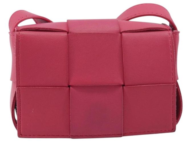 Bottega Veneta MAXI INTRECCIATO Cassette Mini Shoulder Bag Leather - vista 2