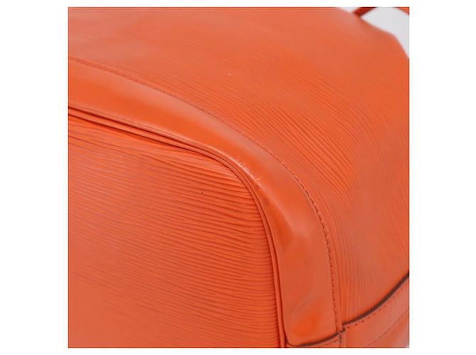 LOUIS VUITTON Epi Petit Noe Shoulder Bag Orange Pimon LV - vista 10