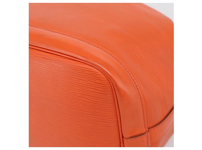LOUIS VUITTON Epi Petit Noe Shoulder Bag Orange Pimon LV - vista 12