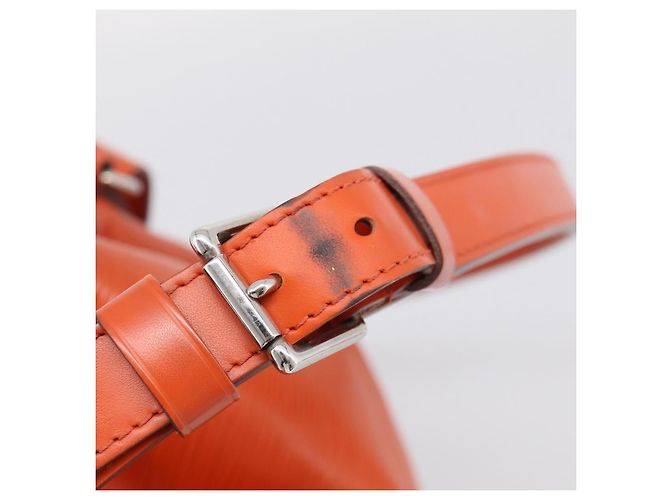 LOUIS VUITTON Epi Petit Noe Shoulder Bag Orange Pimon LV - vista 14