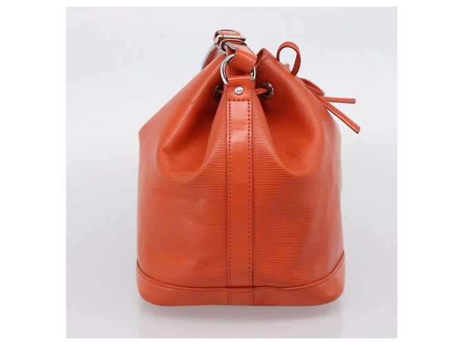 LOUIS VUITTON Epi Petit Noe Shoulder Bag Orange Pimon LV - vista 4