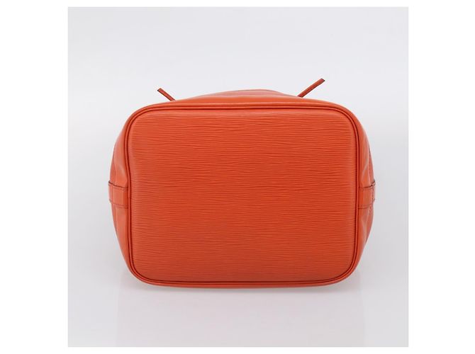 LOUIS VUITTON Epi Petit Noe Shoulder Bag Orange Pimon LV - vista 9