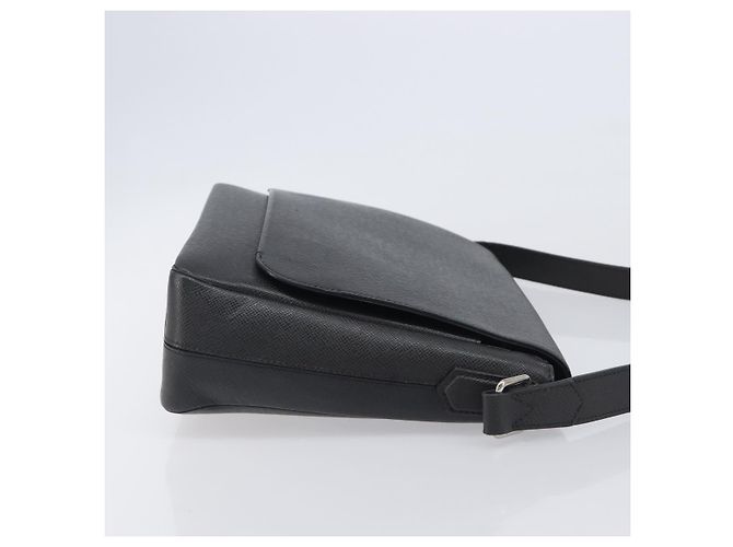 LOUIS VUITTON Taiga Roman MM Shoulder Bag Ardoise M32682 LV - vista 3