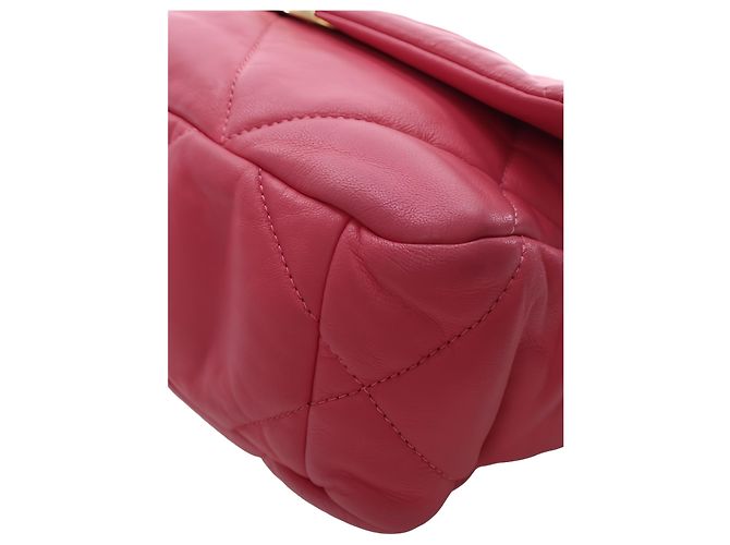 Chanel 19 Flap Medium in pelle d'agnello rosa - vista 10