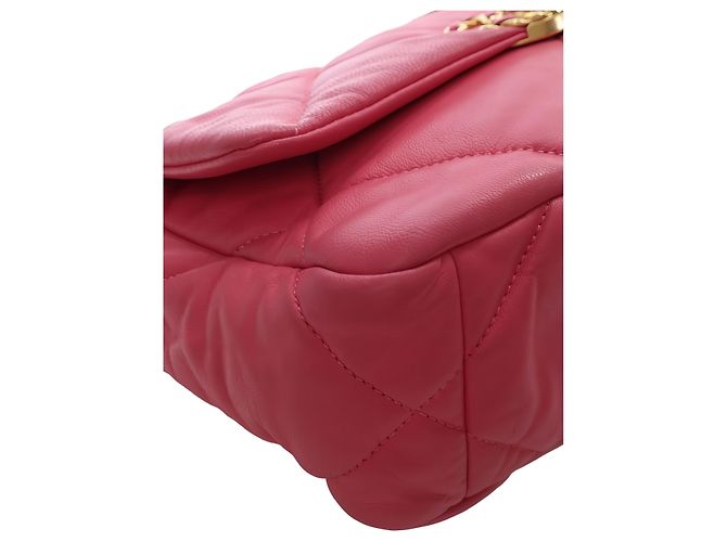 Chanel 19 Flap Medium in pelle d'agnello rosa - vista 11