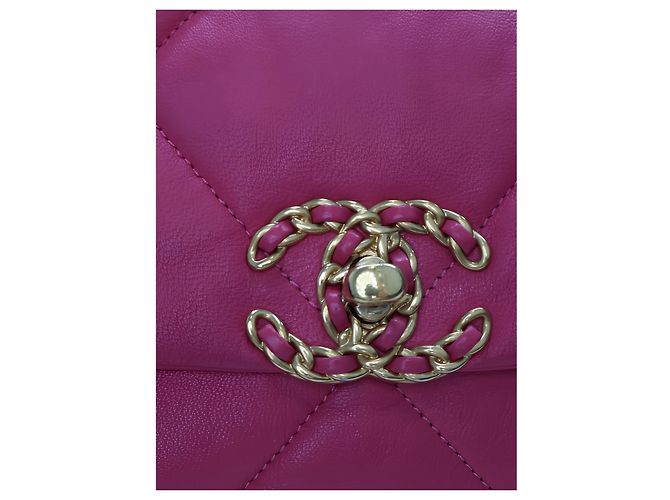 Chanel 19 Flap Medium in pelle d'agnello rosa - vista 5