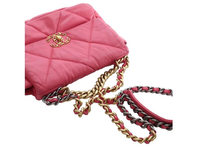 Chanel 19 Flap Medium in pelle d'agnello rosa - vista 7