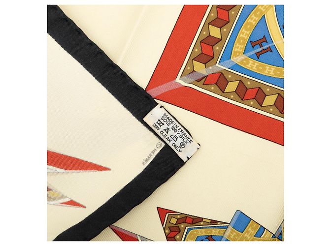 Pañuelo de seda Hermès White Metamorphose D un Carre 45 - vista 4