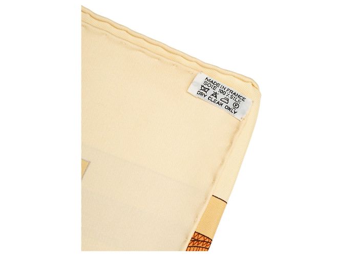Pañuelo de seda Hermès Beige Eperon D'Or 90 - vista 4