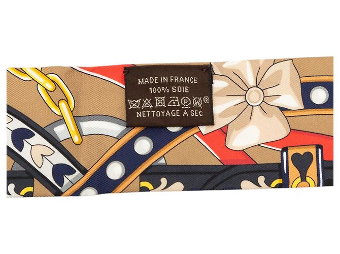 Pañuelo Twilly Hermès Brown Harnais De Coeur de seda - vista 3