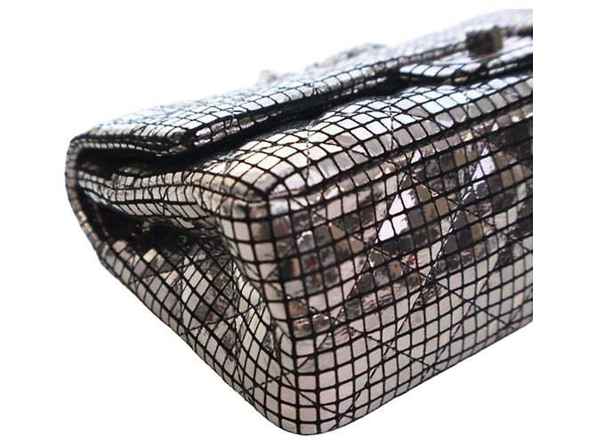 Chanel Silver Quilted Mirror Calfskin Reissue 2.55 Double Flap 225 - vista 10