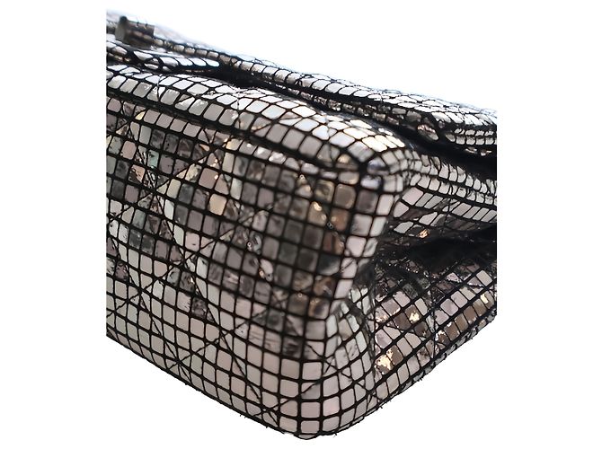 Chanel Silver Quilted Mirror Calfskin Reissue 2.55 Double Flap 225 - vista 11