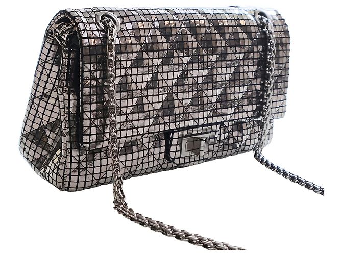 Chanel Silver Quilted Mirror Calfskin Reissue 2.55 Double Flap 225 - vista 13