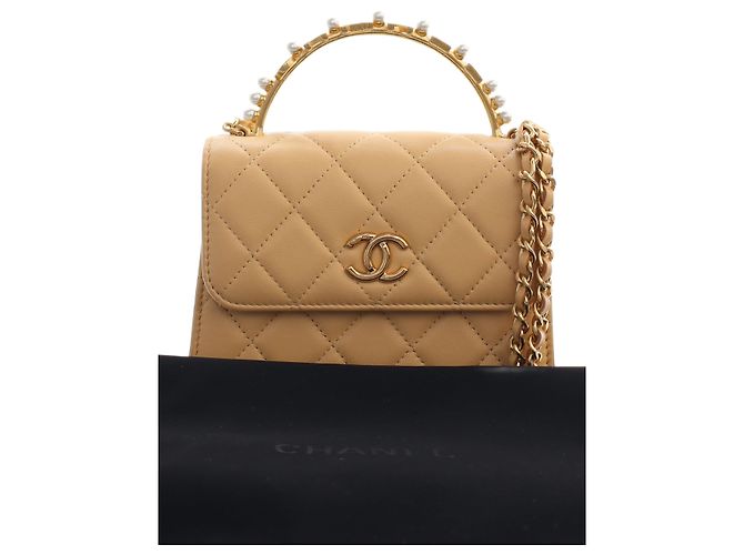 Chanel Beige CC Quilted Lambskin Faux Pearl Top Handle Flap - vista 5