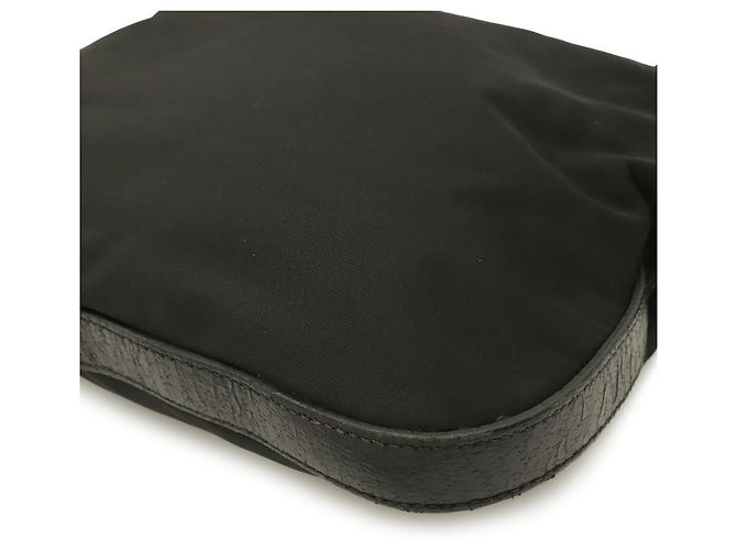 Bolsa de Ombro Prada Triangle em Black - vista 4