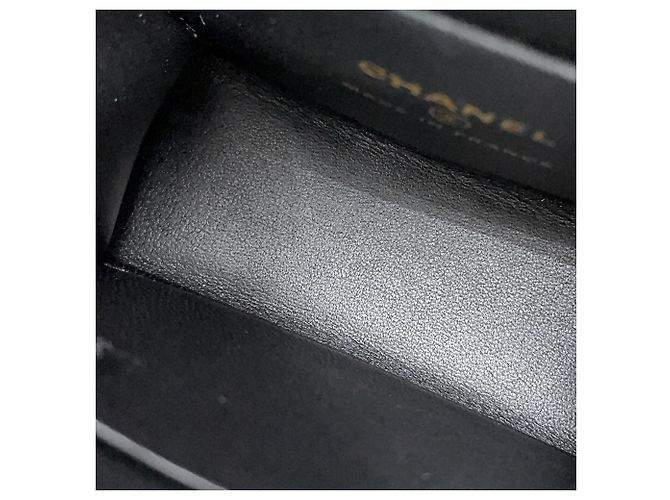 Borsa a tracolla Chanel Mini Matelassé con catena - vista 11