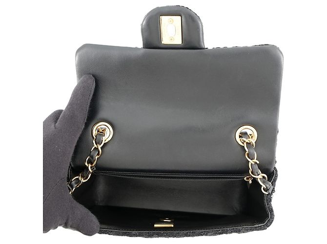 Borsa a tracolla con catena Chanel in tweed nero - vista 5