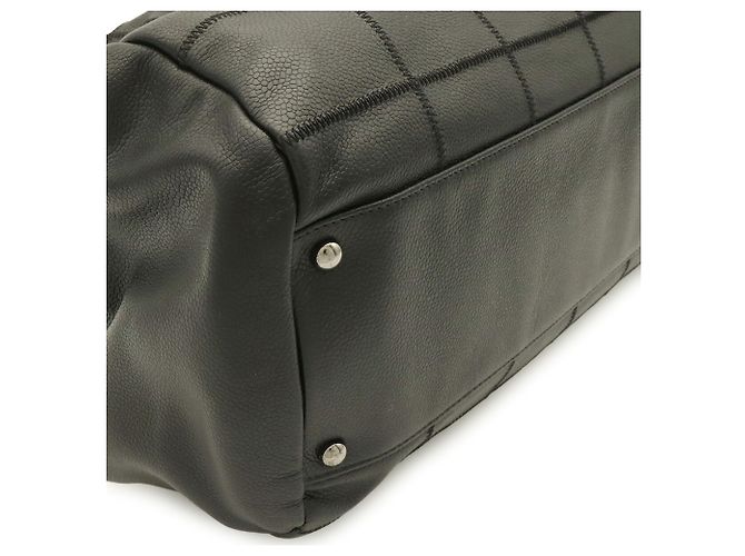 Borsa Boston Chanel in pelle di vitello martellata nera - vista 4