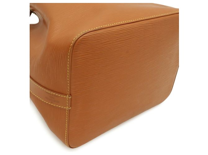 Noe Borsa a tracolla Louis Vuitton Epi Petit Noé - vista 4