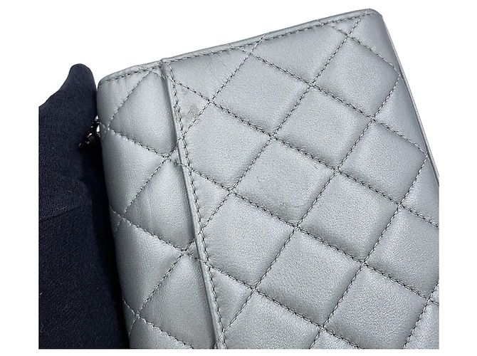 Borsa a tracolla con catena Chanel Matelassé in pelle d'agnello - vista 10