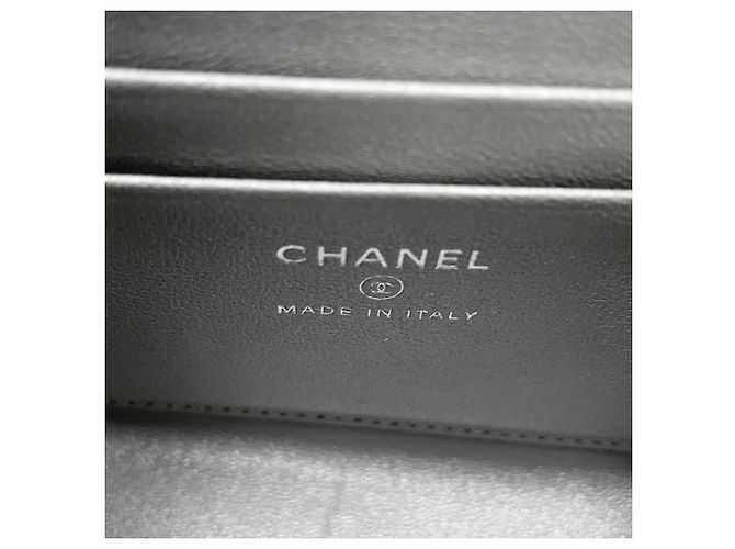 Borsa a tracolla con catena Chanel Matelassé in pelle d'agnello - vista 16
