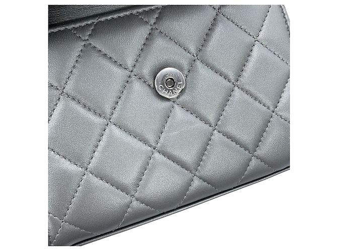 Borsa a tracolla con catena Chanel Matelassé in pelle d'agnello - vista 7