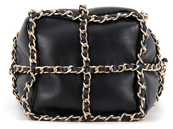Borsa a tracolla Chanel in pelle d'agnello nera - vista 3