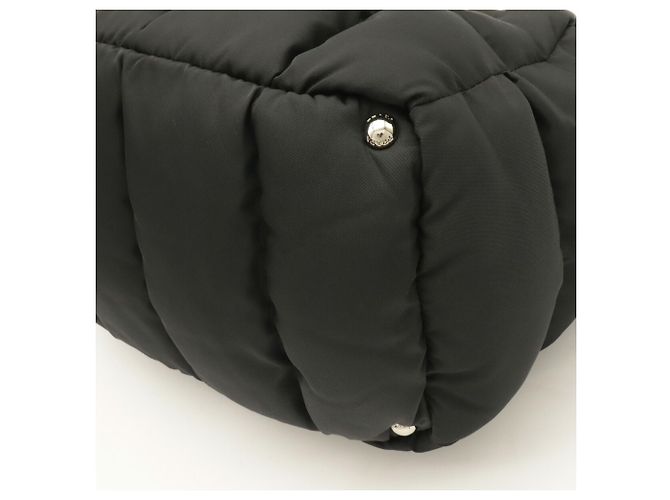 mala Prada Bomber Tote em nylon preto e couro - vista 4