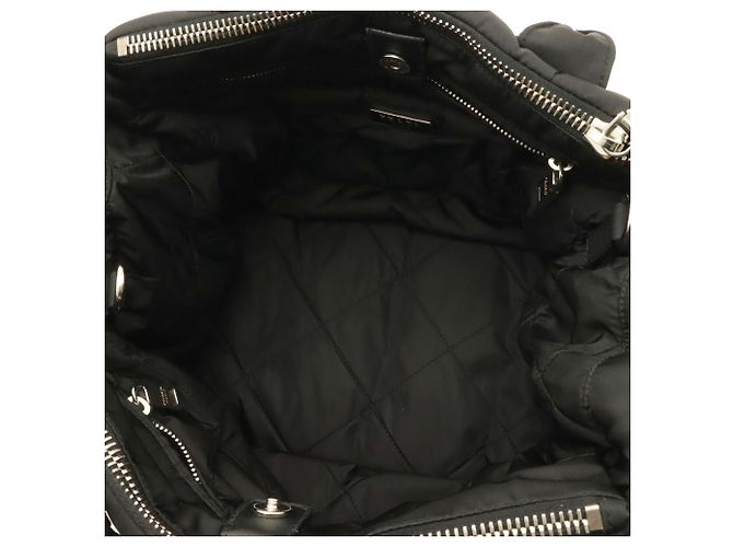 mala Prada Bomber Tote em nylon preto e couro - vista 8