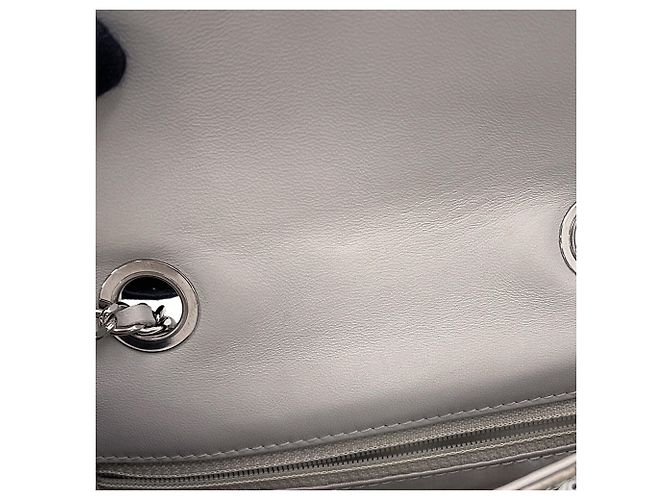 Borsa a tracolla Chanel con catena argentata - vista 10