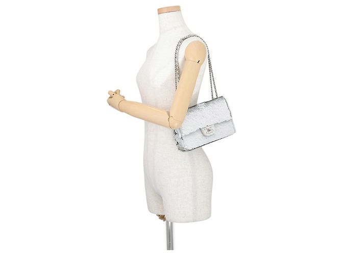 Borsa a tracolla Chanel con catena argentata - vista 4