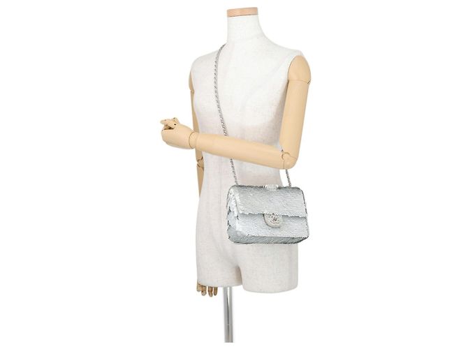 Borsa a tracolla Chanel con catena argentata - vista 5