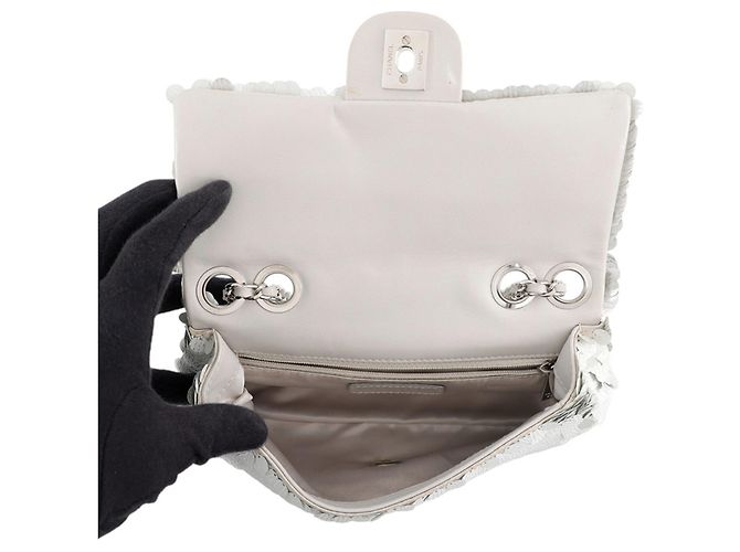 Borsa a tracolla Chanel con catena argentata - vista 6