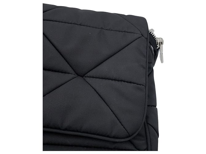 Bolso de hombro triangular Prada en Re-Nylon acolchado - vista 6