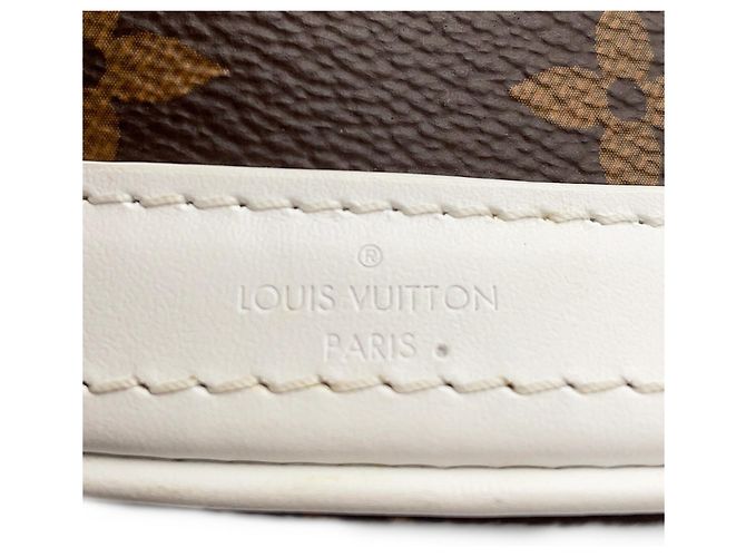 Louis Vuitton Monogram Nano Bucket Handtasche - Ansicht 17