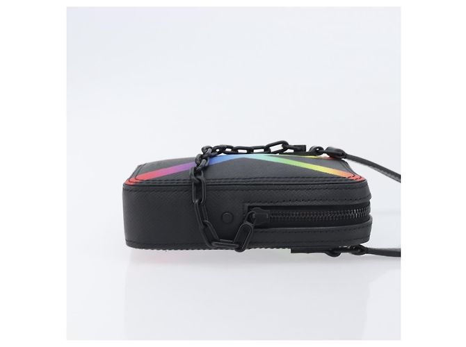 Louis Vuitton Danube Messenger Rainbow Taiga Leather - vista 3