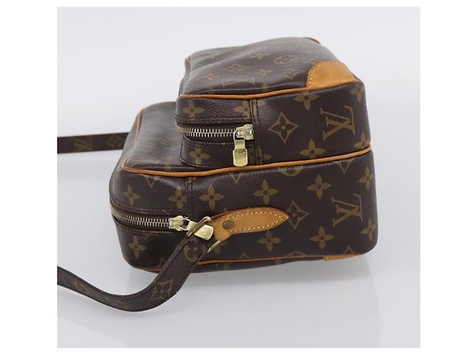 Sac à épaule Louis Vuitton Nil Monogram Canvas - vue 3