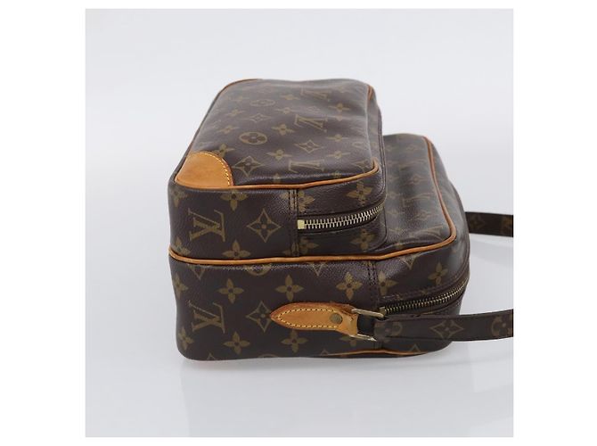 Sac à épaule Louis Vuitton Nil Monogram Canvas - vue 4
