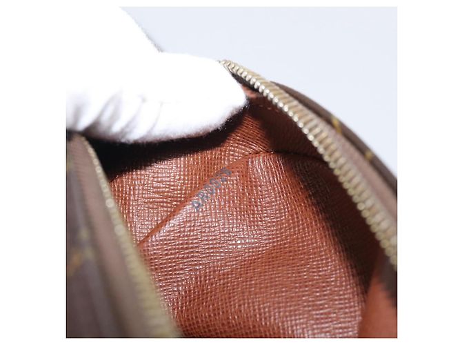 Sac à épaule Louis Vuitton Nil Monogram Canvas - vue 7