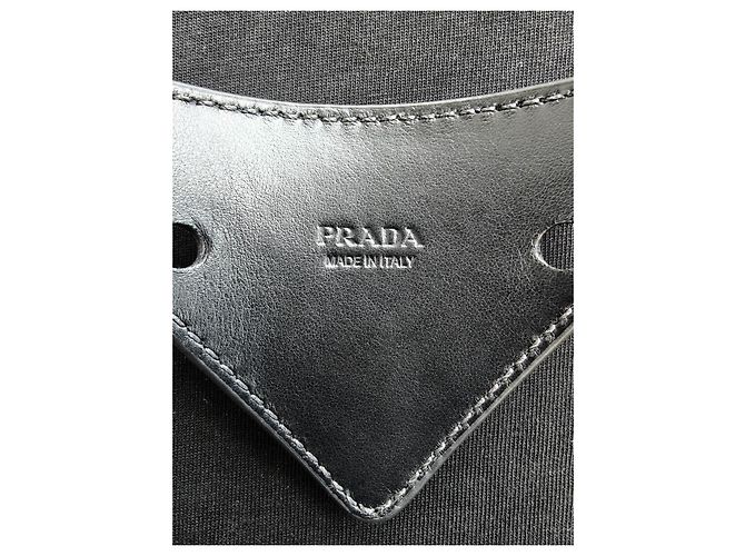 Prada Triangle Logo Leder-Haarklammer mit Pin - Ansicht 4