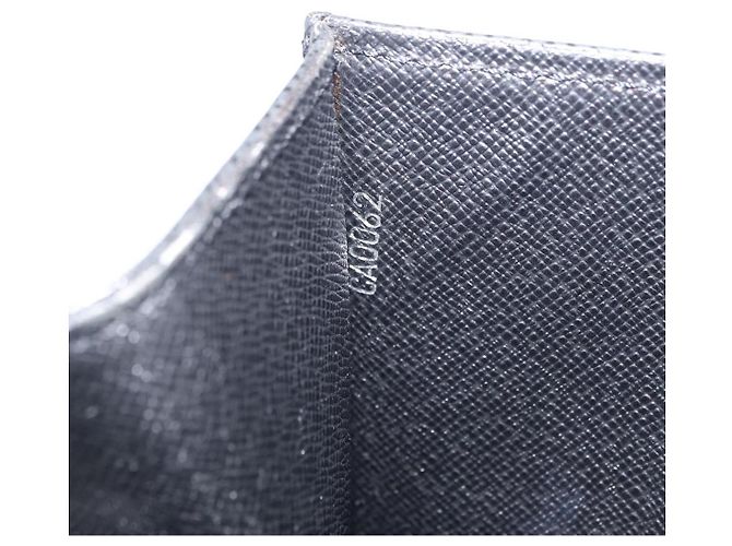Louis Vuitton Selenga Pochette Taiga Leather - vista 7