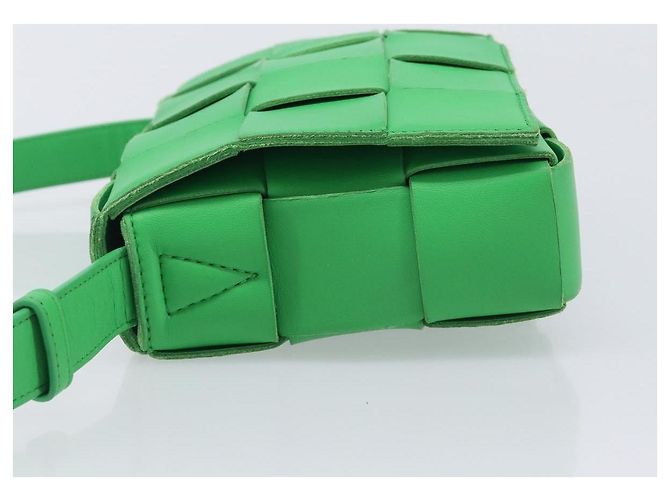Bottega Veneta Cassette Maxi Intrecciato Leather Small - vista 4