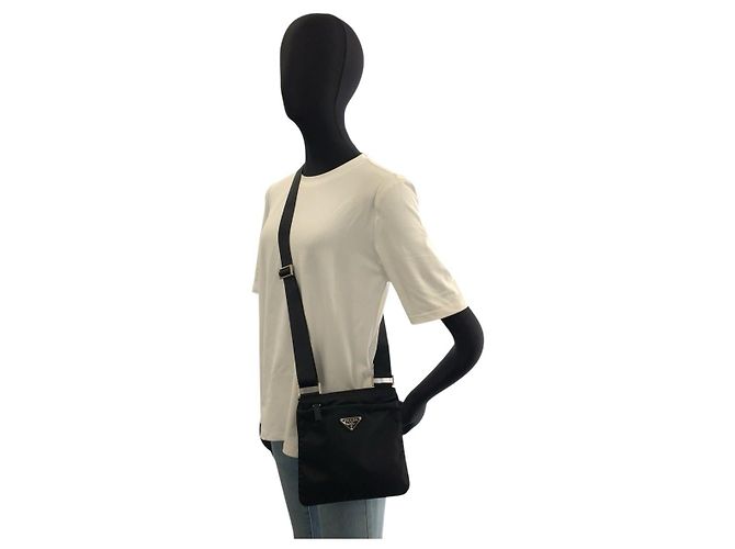 Prada Tessuto Nylon Schultertasche - Ansicht 6